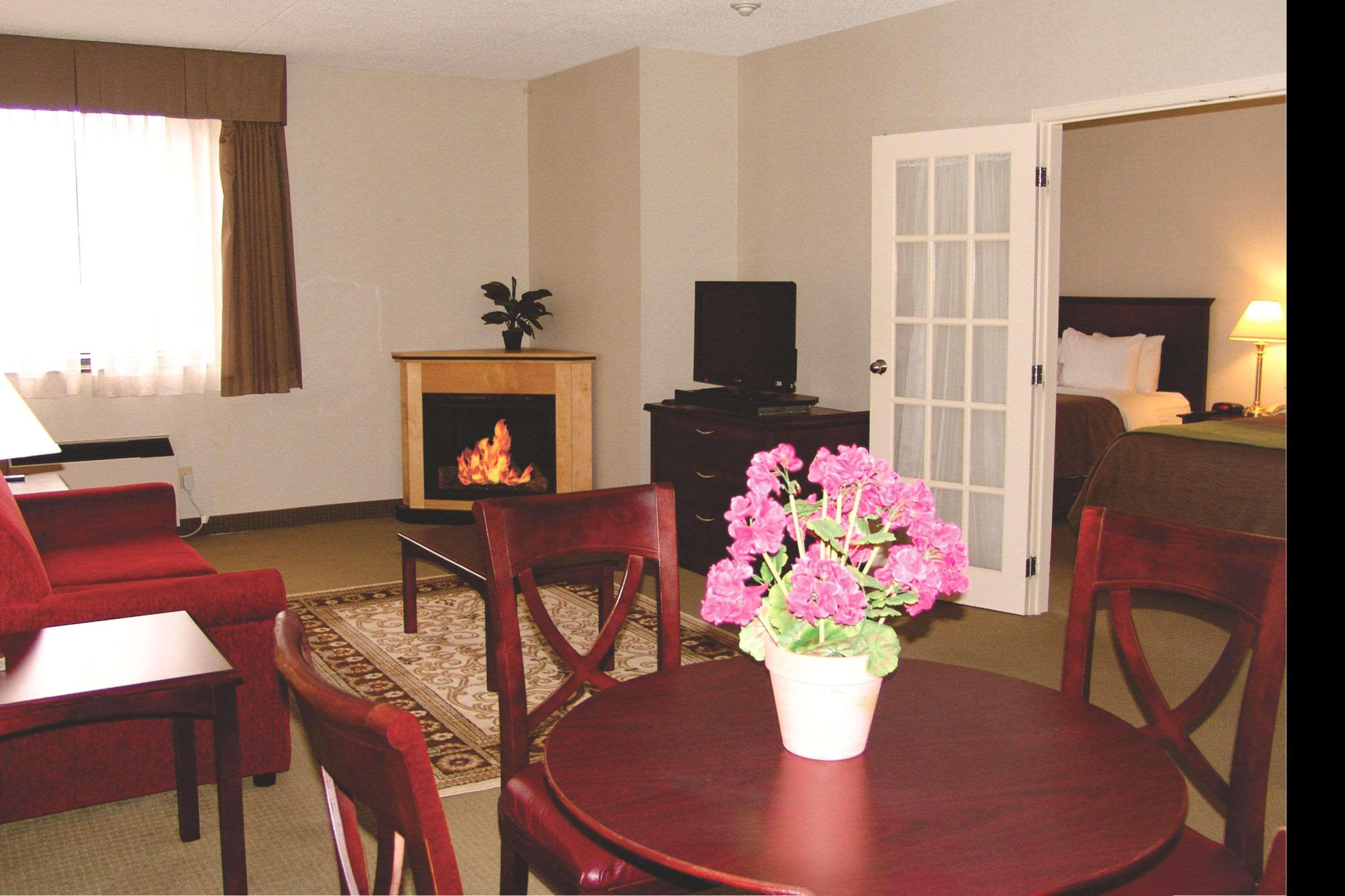 Comfort Inn & Suites Barrie Exteriér fotografie