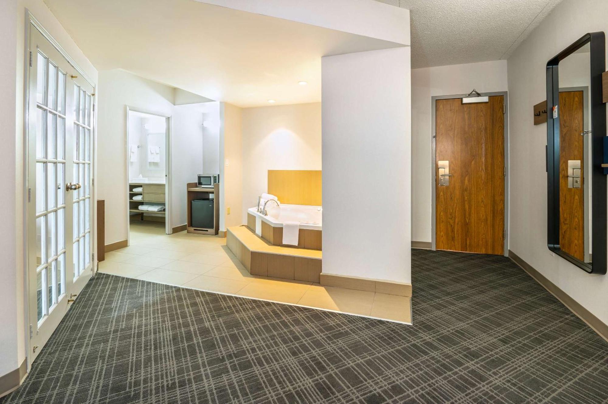 Comfort Inn & Suites Barrie Exteriér fotografie